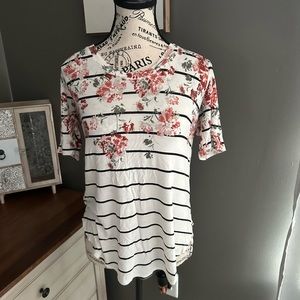 Short sleeve floral tee